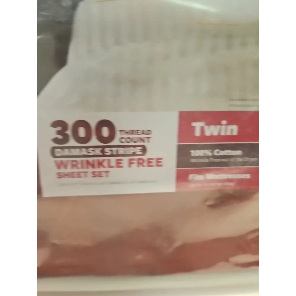 Better‎ Homes and Garderns 300 Thread Count Twin Sheet Set Red Damask Stripe New